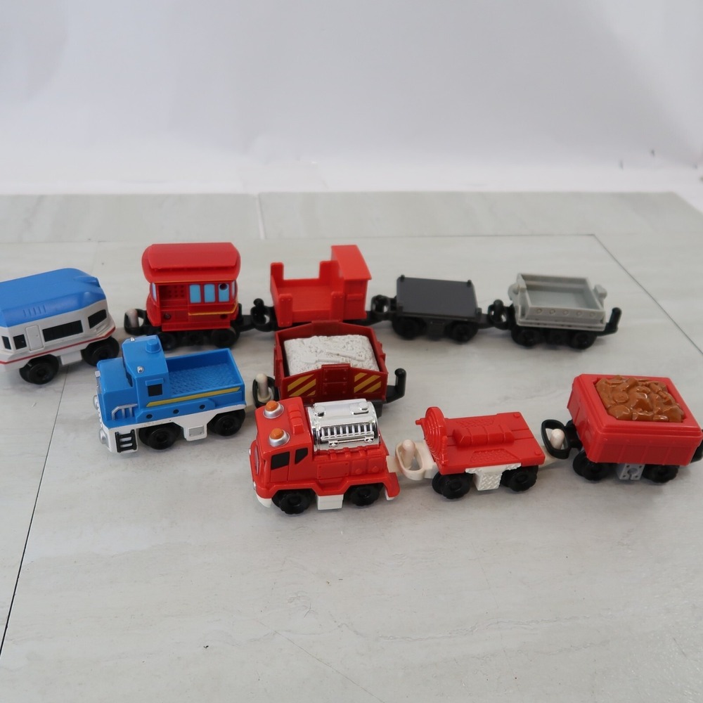 Geotrax Non Motorized Train Engine Cars Lot of 10 Train and caboose